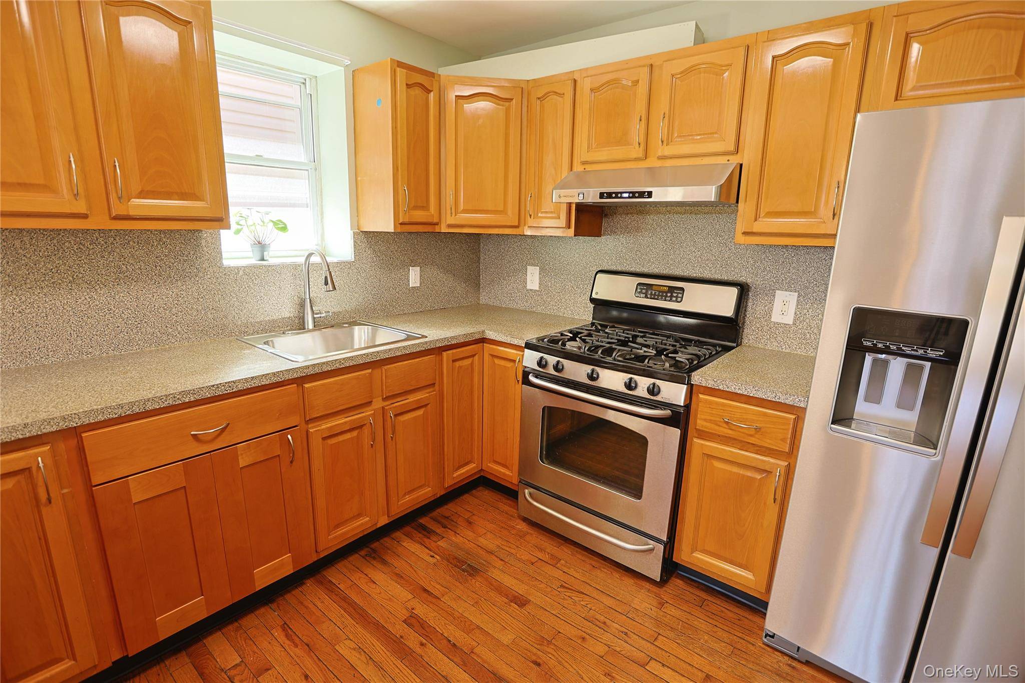 5636 Remsen PL #2FL, Maspeth, NY 11378