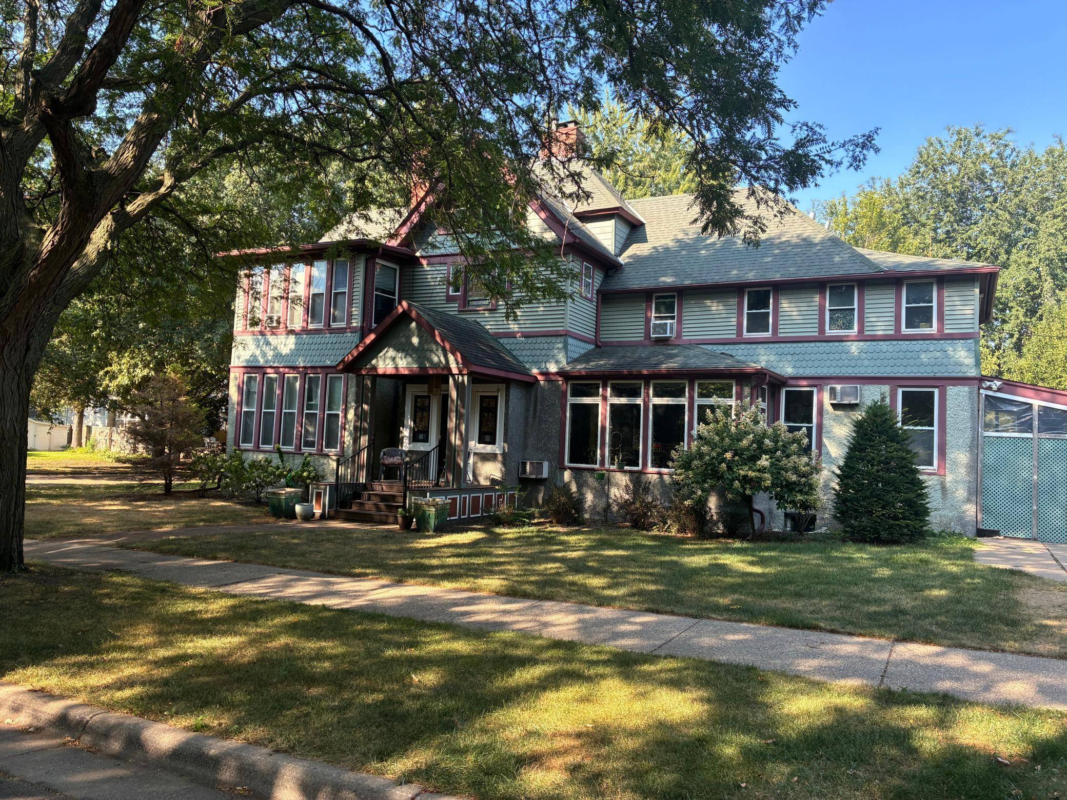 1857 Carroll AVE, Saint Paul, MN 55104