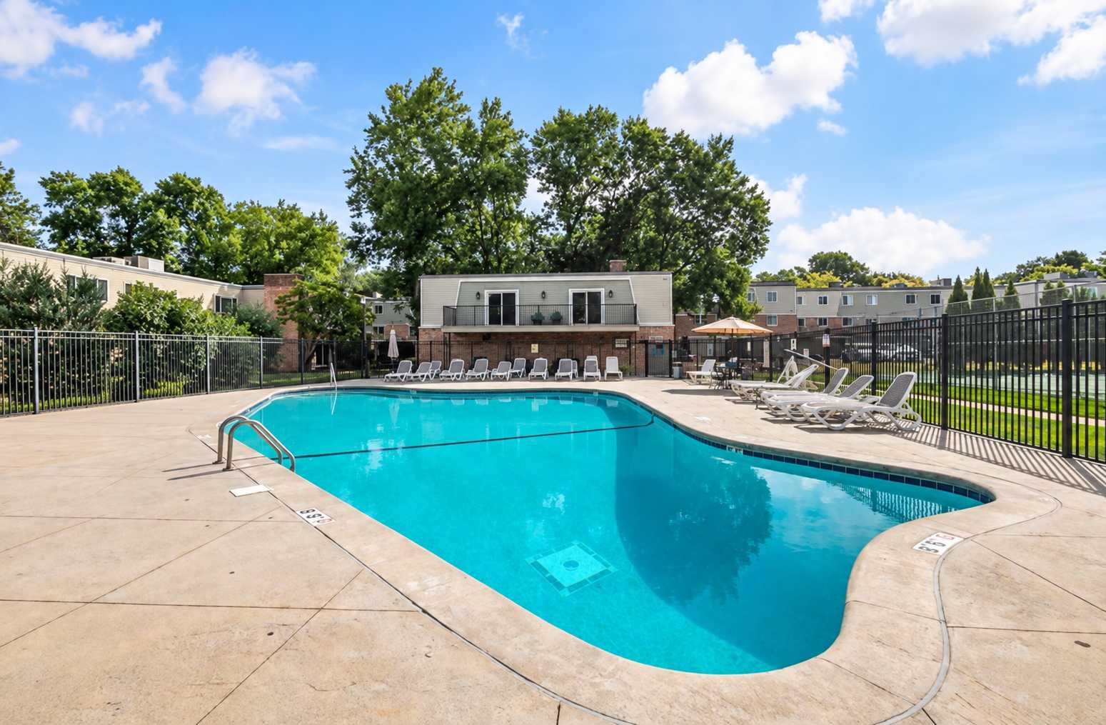 7316 W 22nd ST #305, Saint Louis Park, MN 55426