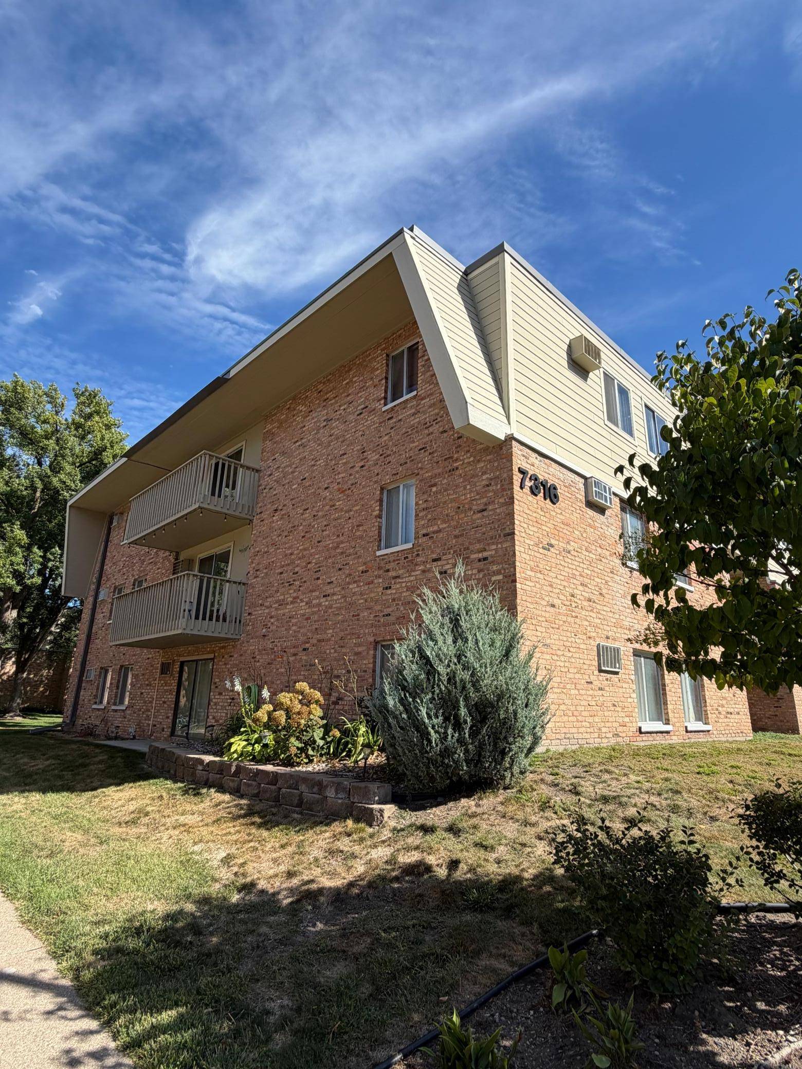 7316 W 22nd ST #305, Saint Louis Park, MN 55426