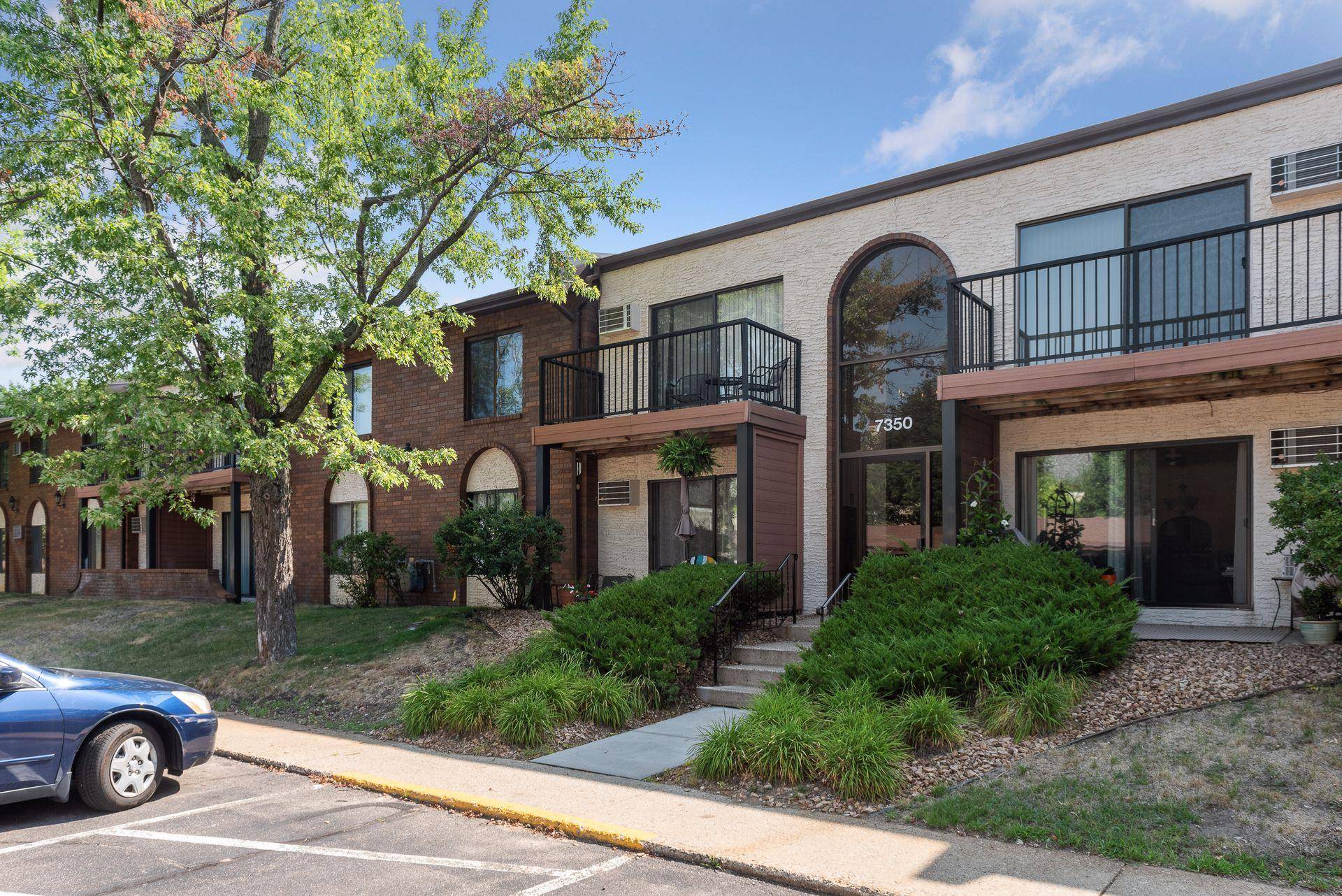 7310 York AVE S #211-4, Edina, MN 55435