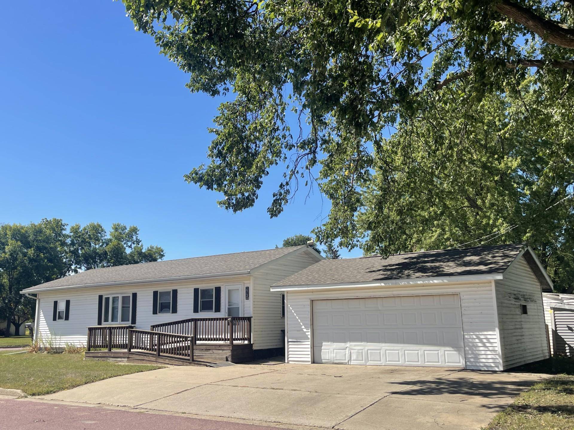273 E Morgan ST, Tracy, MN 56175
