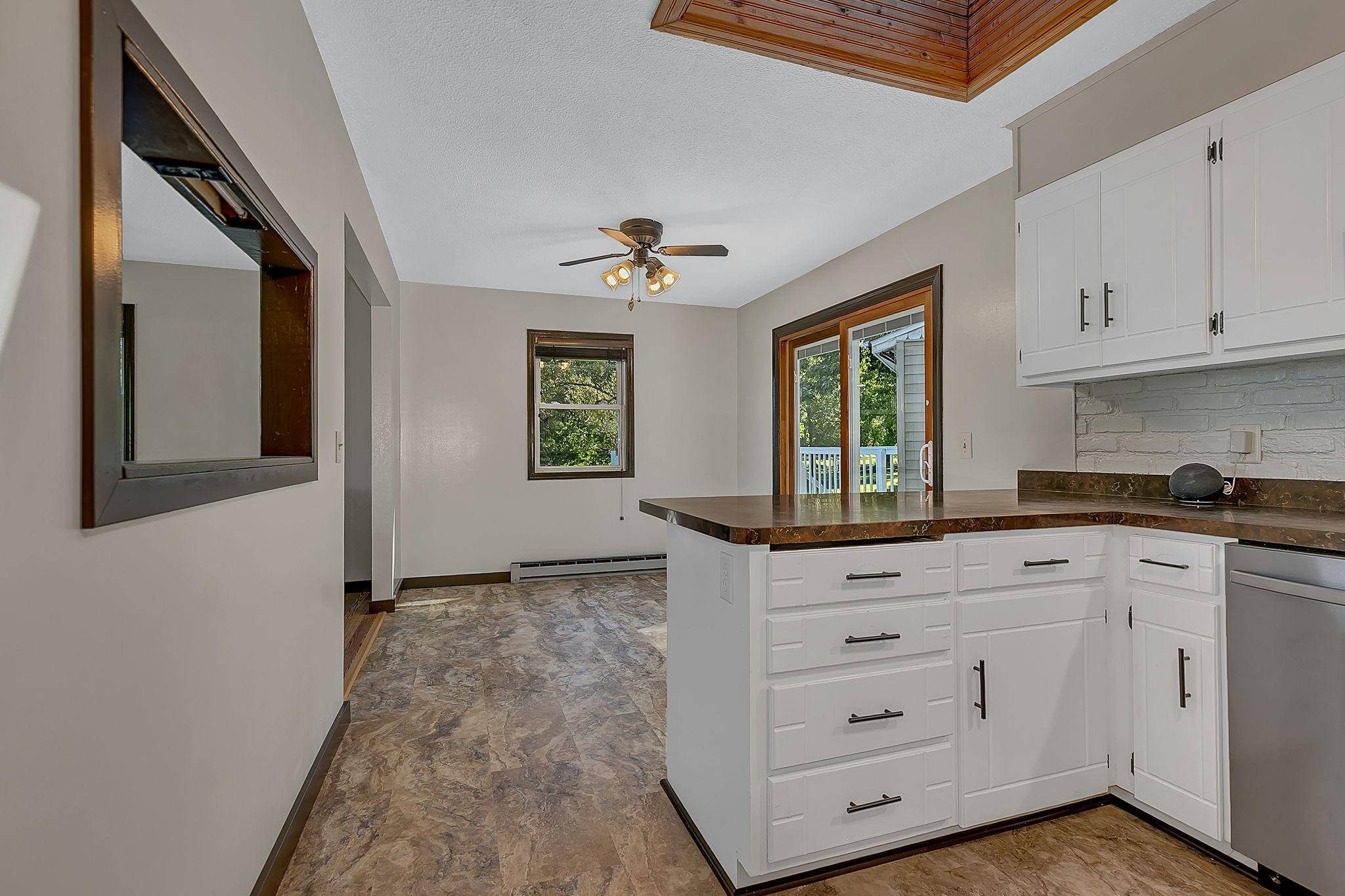 19071 Two Rivers RD, Avon, MN 56310