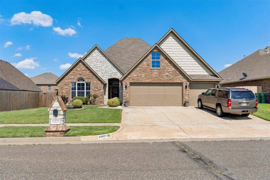 11812 Cherry Point LN, Yukon, OK 73099
