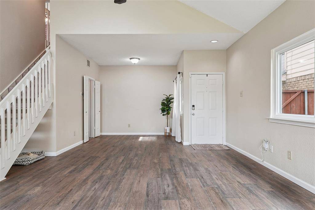 1209 Broken Arrow Trail, Carrollton, TX 75007