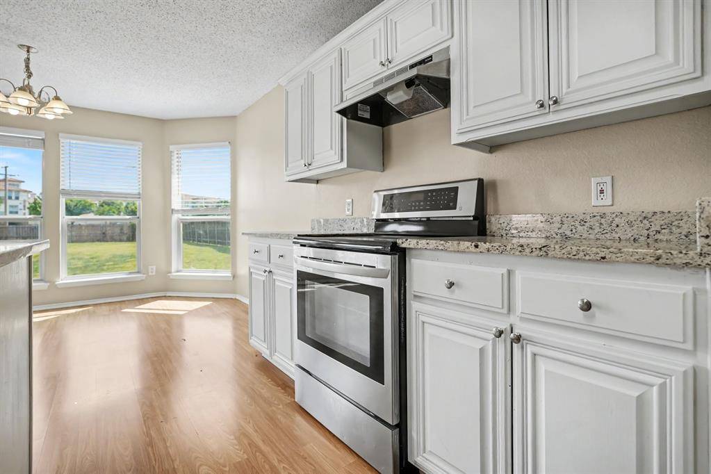 360 Mcmurtry Drive, Arlington, TX 76002