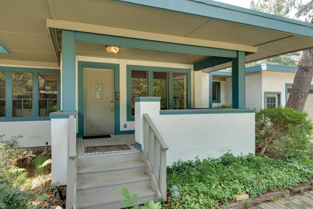 1301 Dublin Street, Grapevine, TX 76051