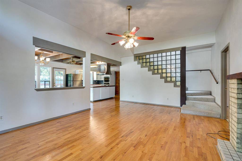 1301 Dublin Street, Grapevine, TX 76051