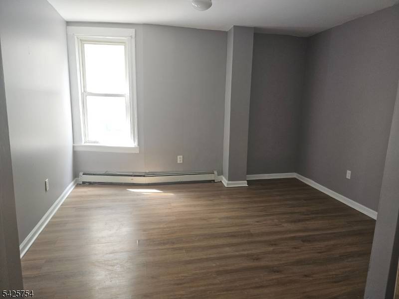 234 Smith St, Newark City, NJ 07106