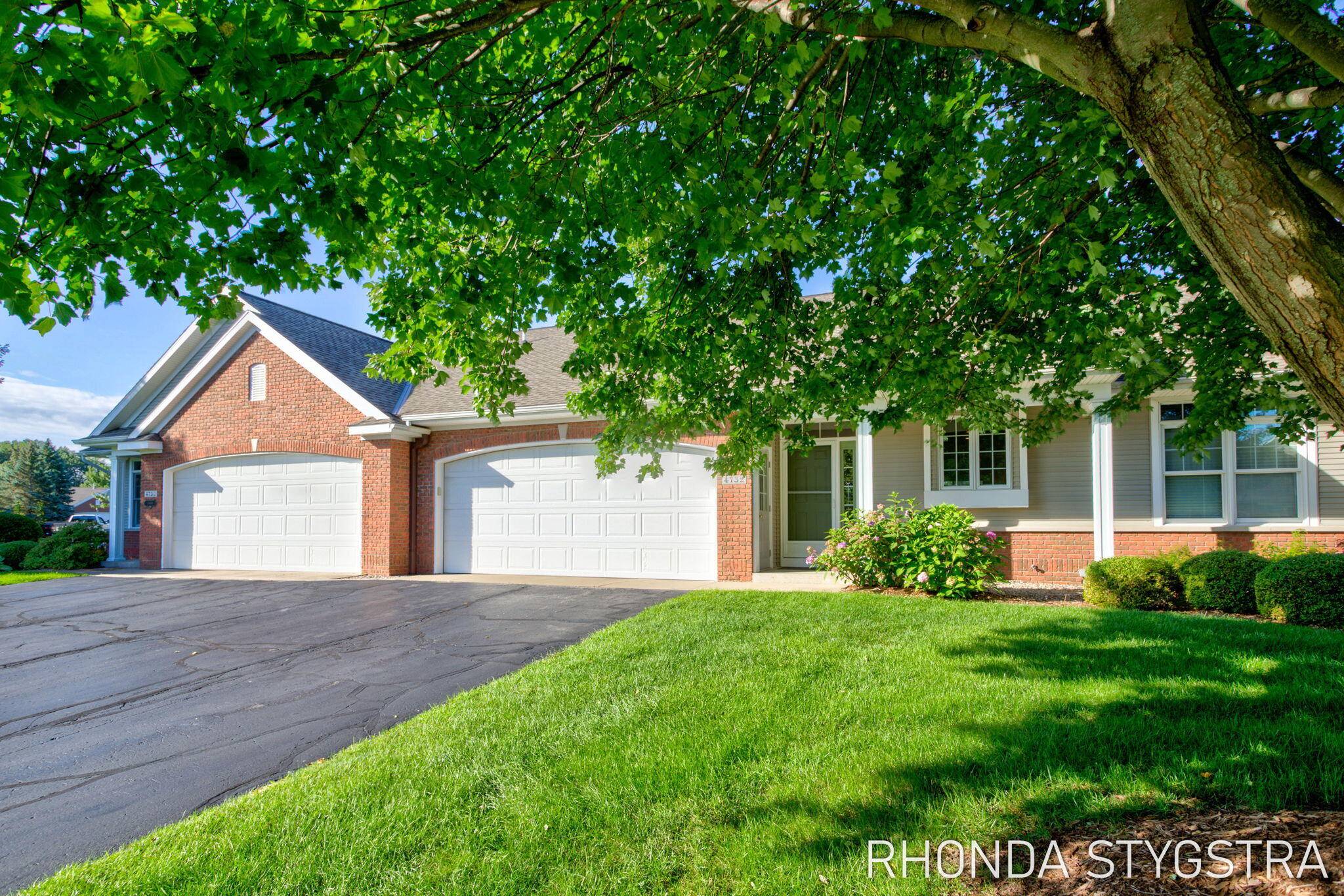 4732 Charleston CT, Laketown Twp, MI 49423