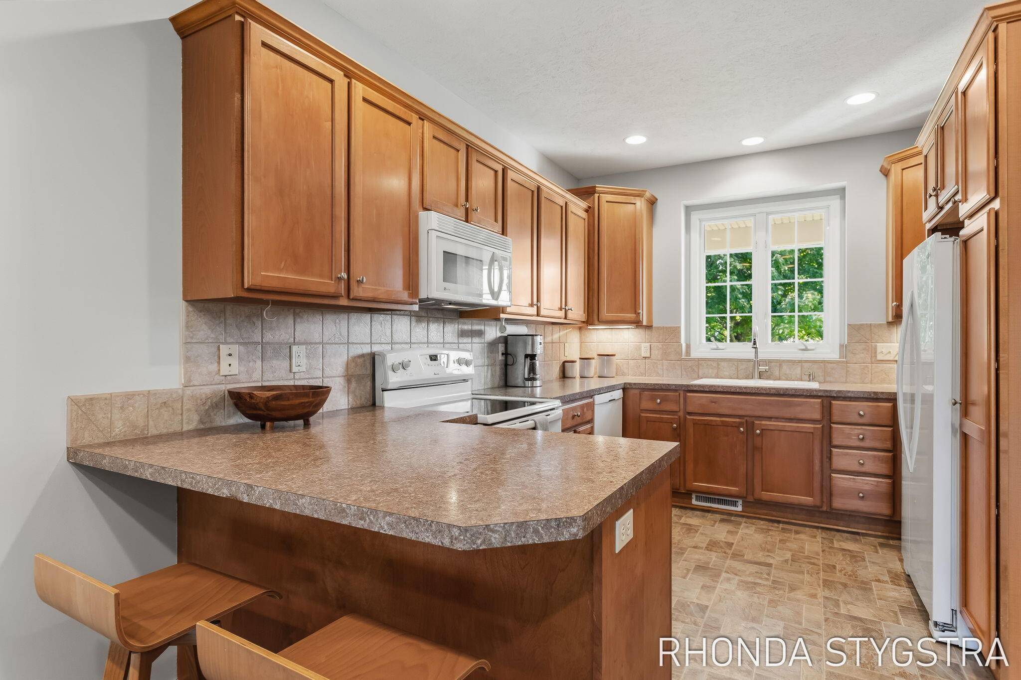 4732 Charleston CT, Laketown Twp, MI 49423