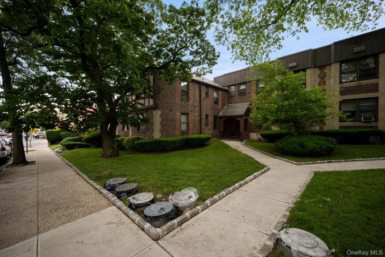 7607 Ditmars BLVD #1C, East Elmhurst, NY 11370
