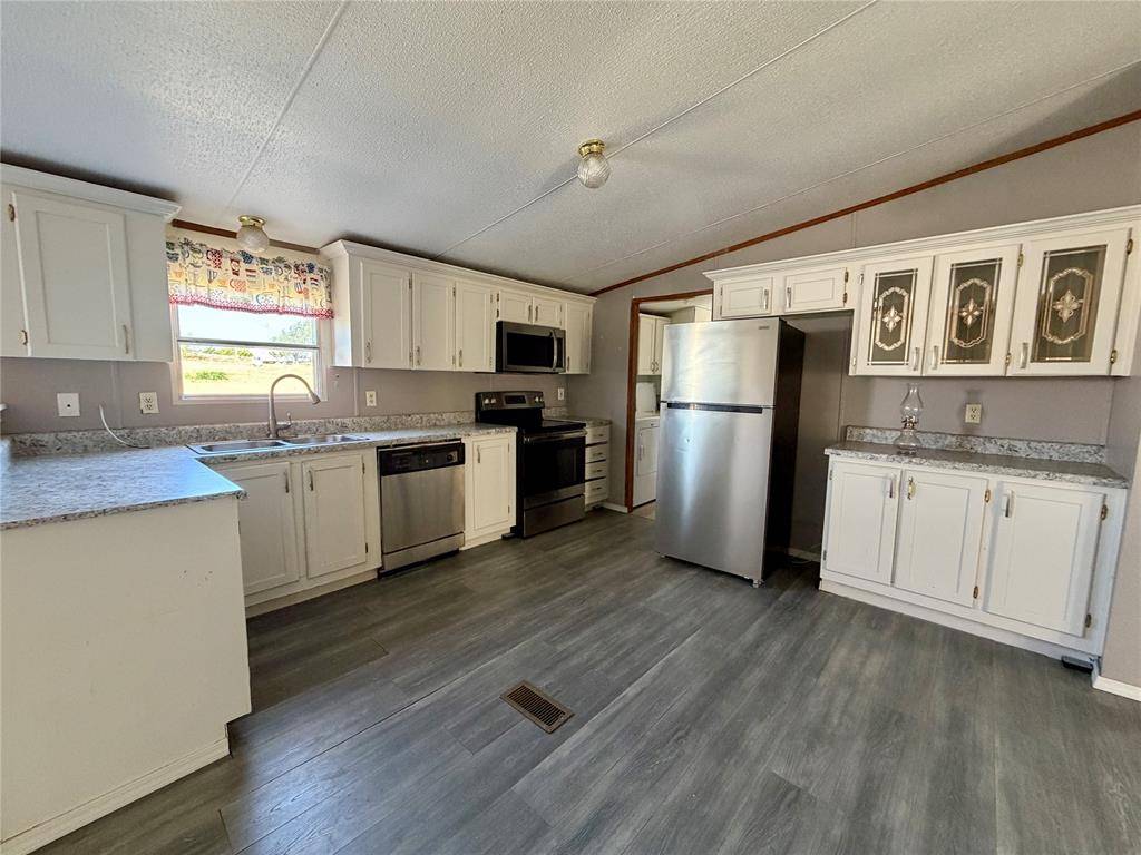 23883 E 1035 RD, Weatherford, OK 73096
