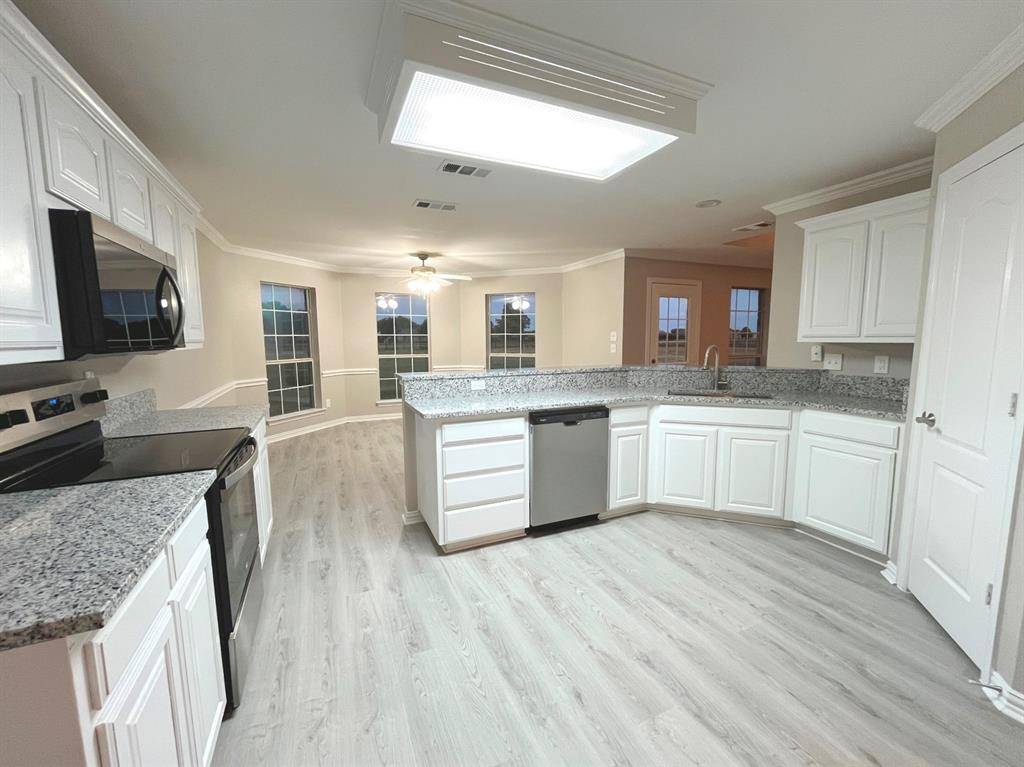 1085 E Alamosa Drive, Talty, TX 75160