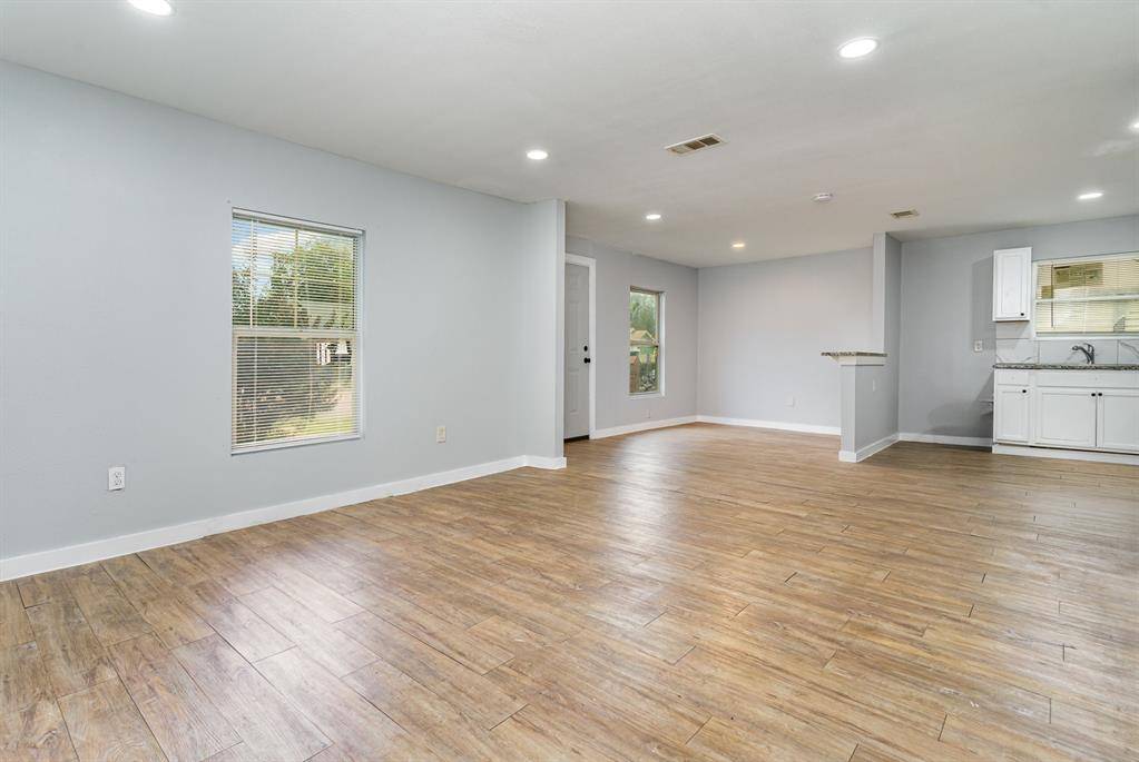 1322 Galloway Avenue, Dallas, TX 75216