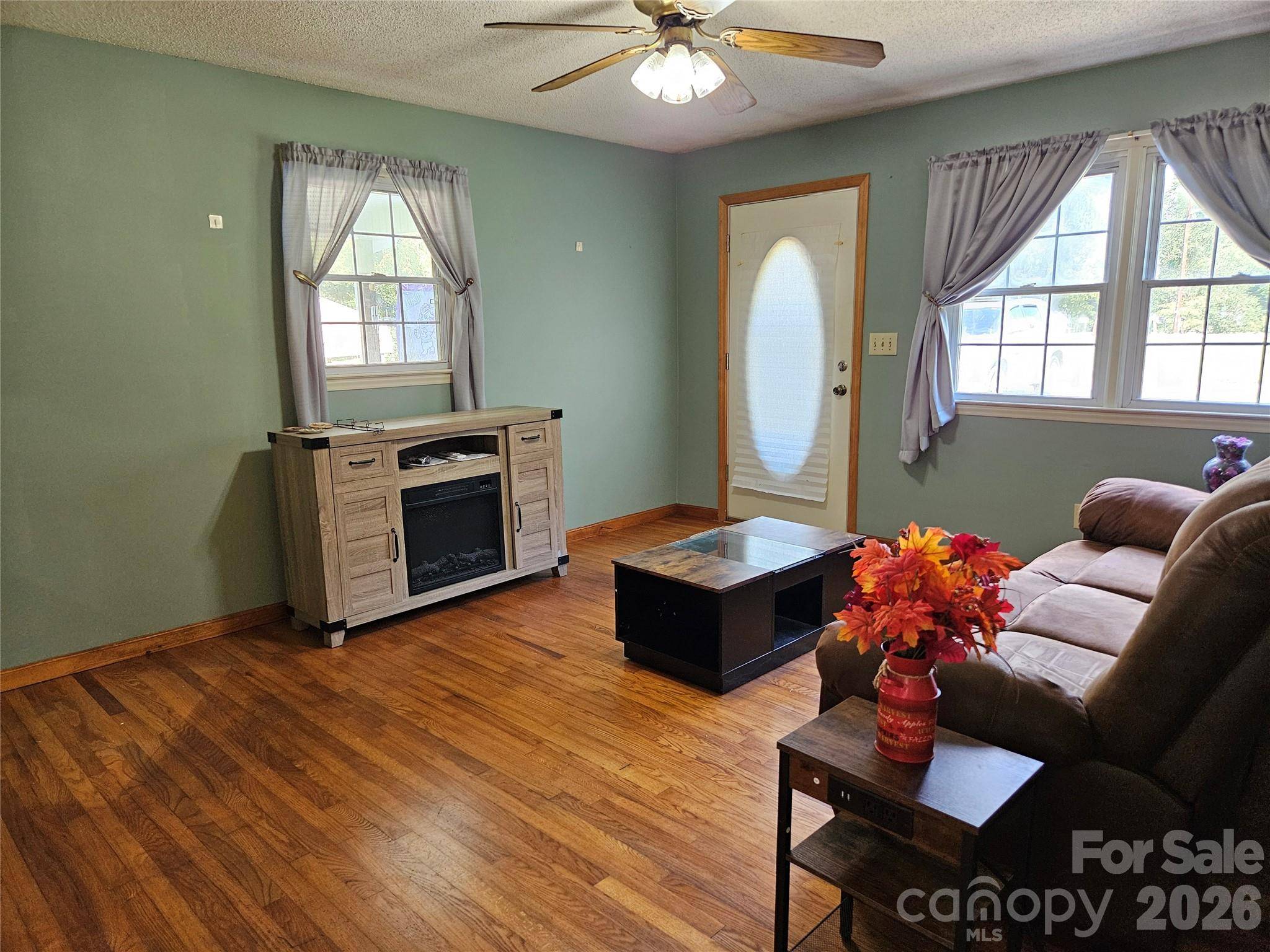 2648 Rose PL, Lenoir, NC 28645