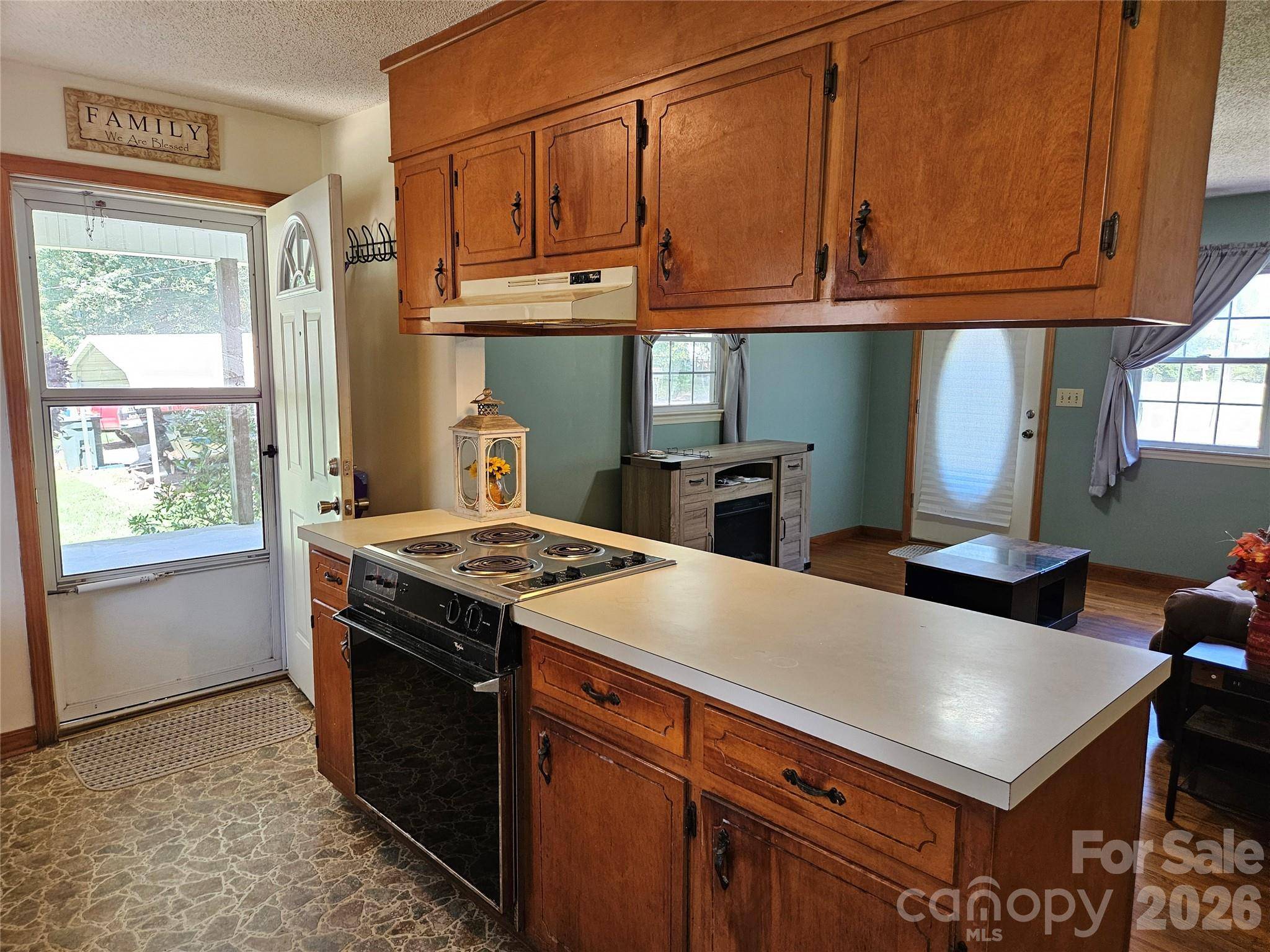 2648 Rose PL, Lenoir, NC 28645