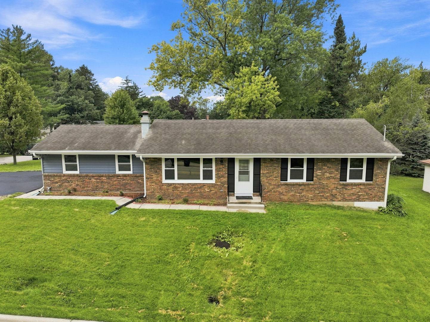 544 Sunset Vale, Twin Lakes, WI 53181