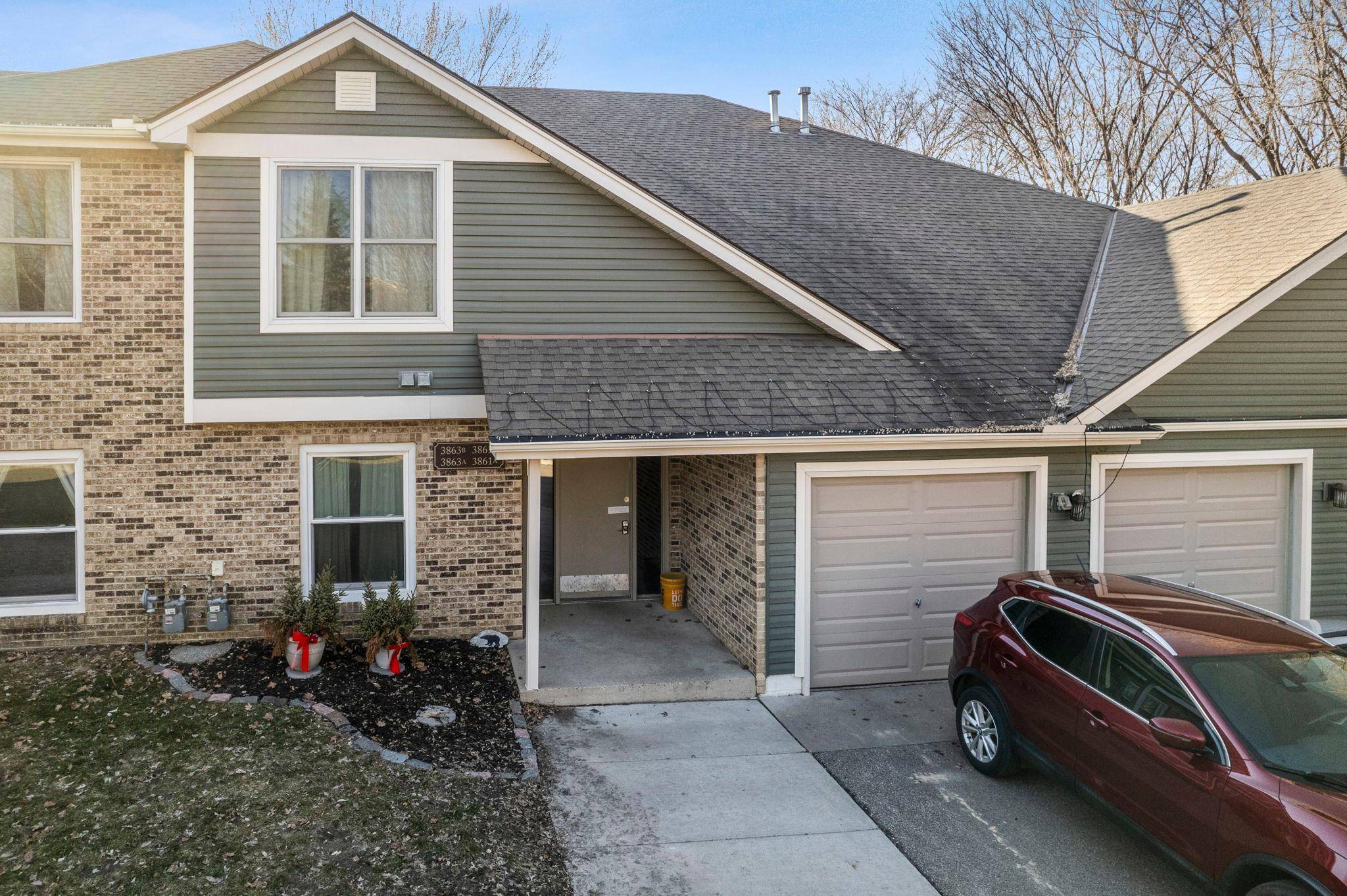 3861 Gold PT #B, Eagan, MN 55122