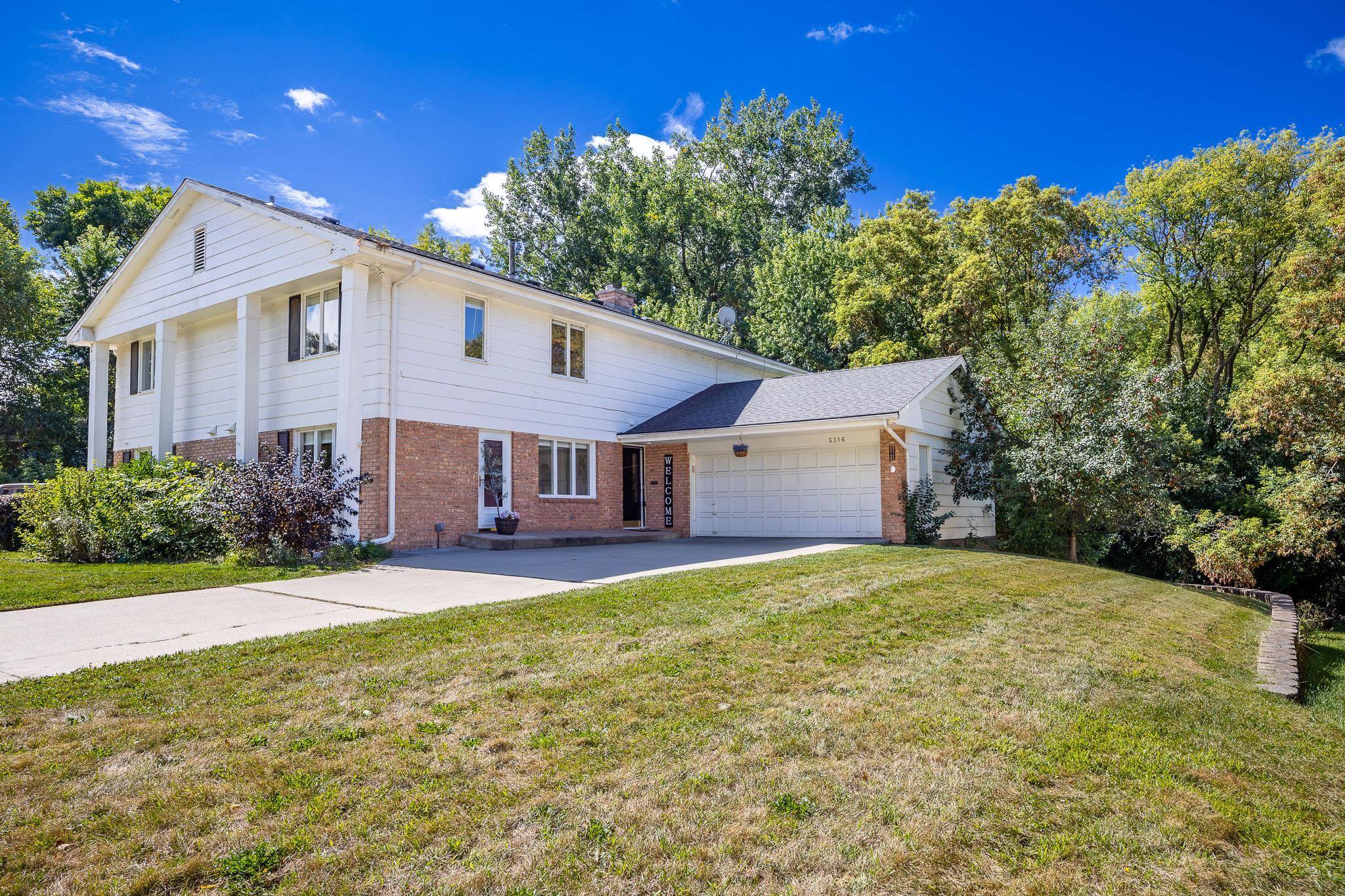 5316 Malibu DR, Edina, MN 55436