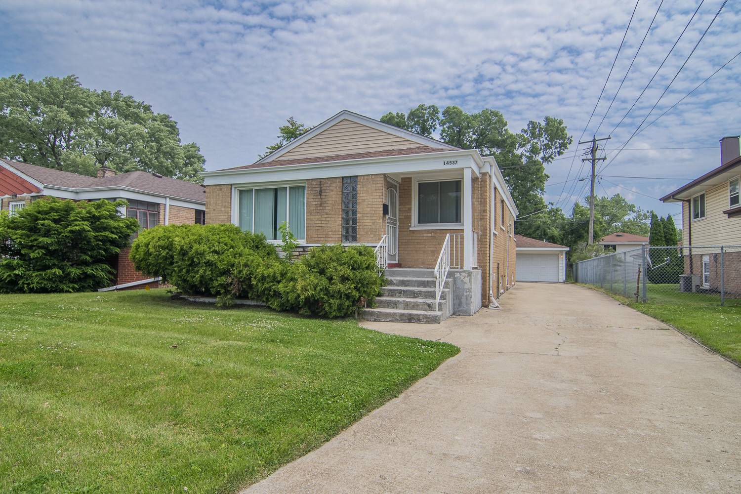 14537 University AVE, Dolton, IL 60419
