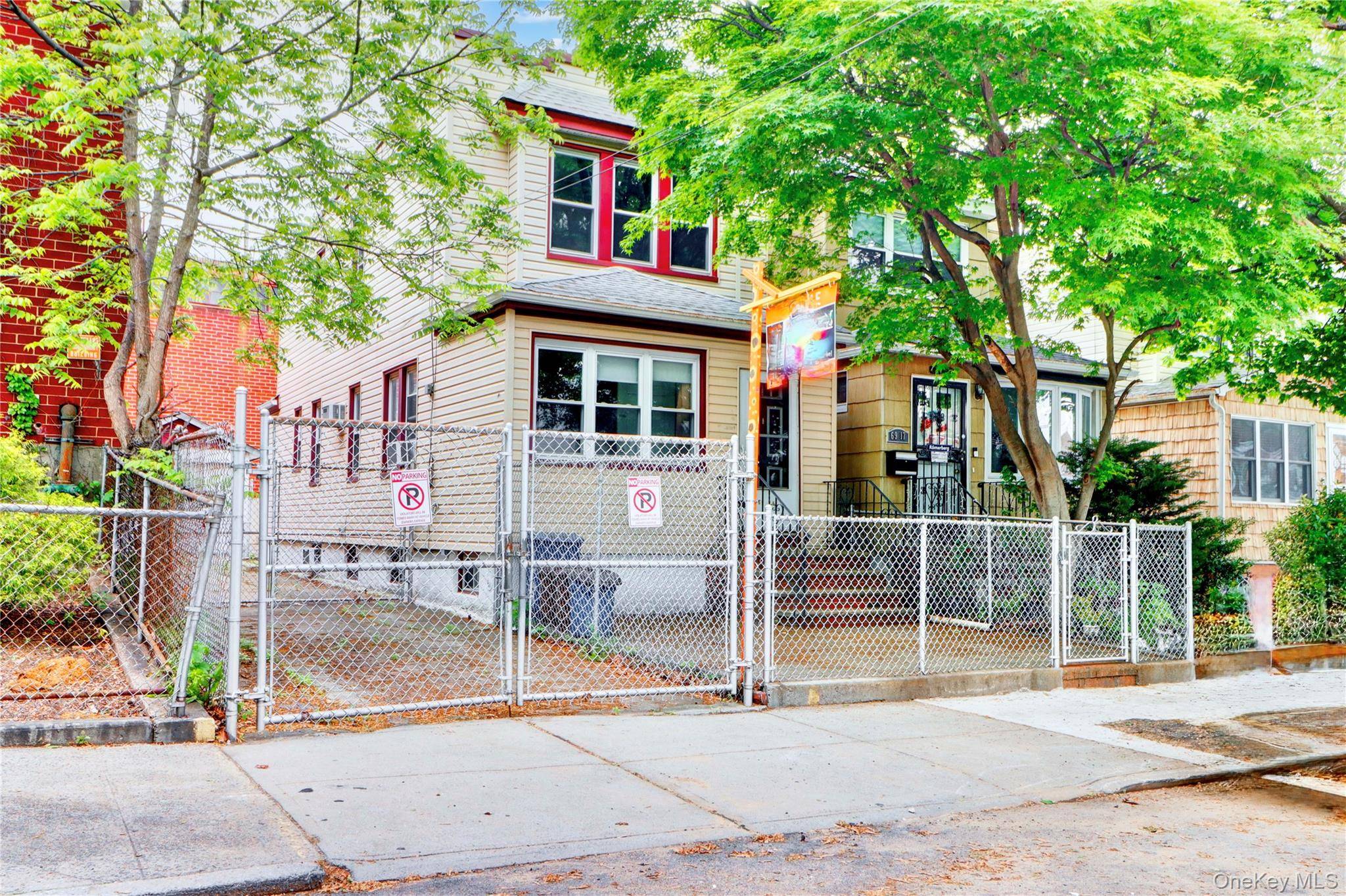 69-15 69th PL, Glendale, NY 11385