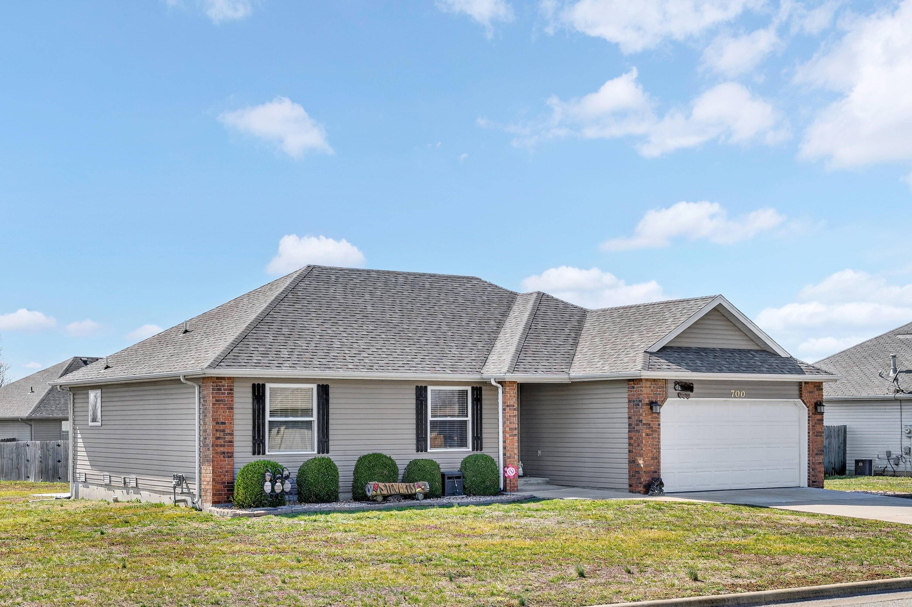700 W Osage ST, Clever, MO 65631