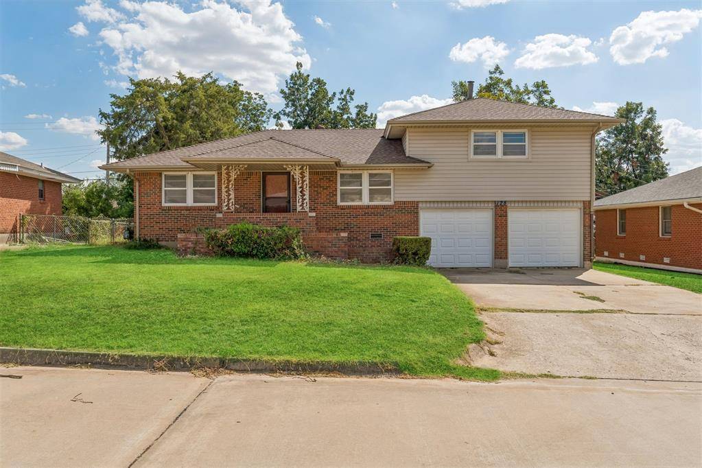 128 Leonard LN, Midwest City, OK 73110