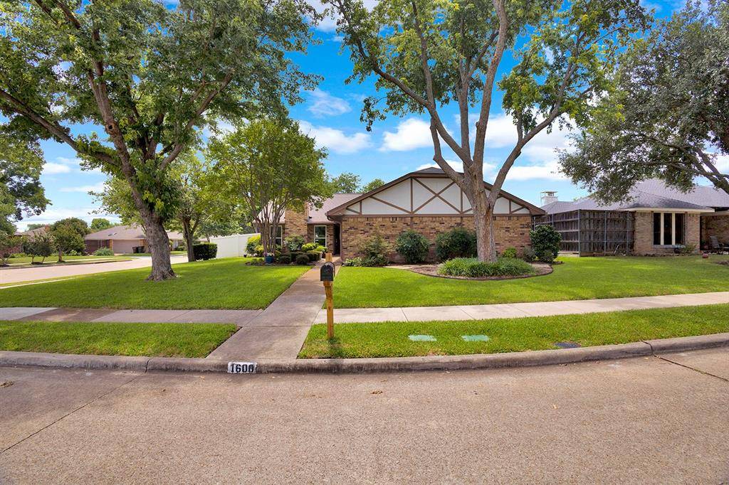 1600 Hearthstone Drive, Plano, TX 75023
