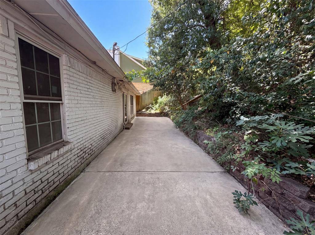 3969 Lost Creek Drive, Dallas, TX 75224