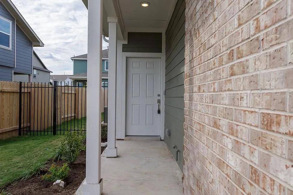 7104 Spotted Leaf WAY, Del Valle, TX 78617