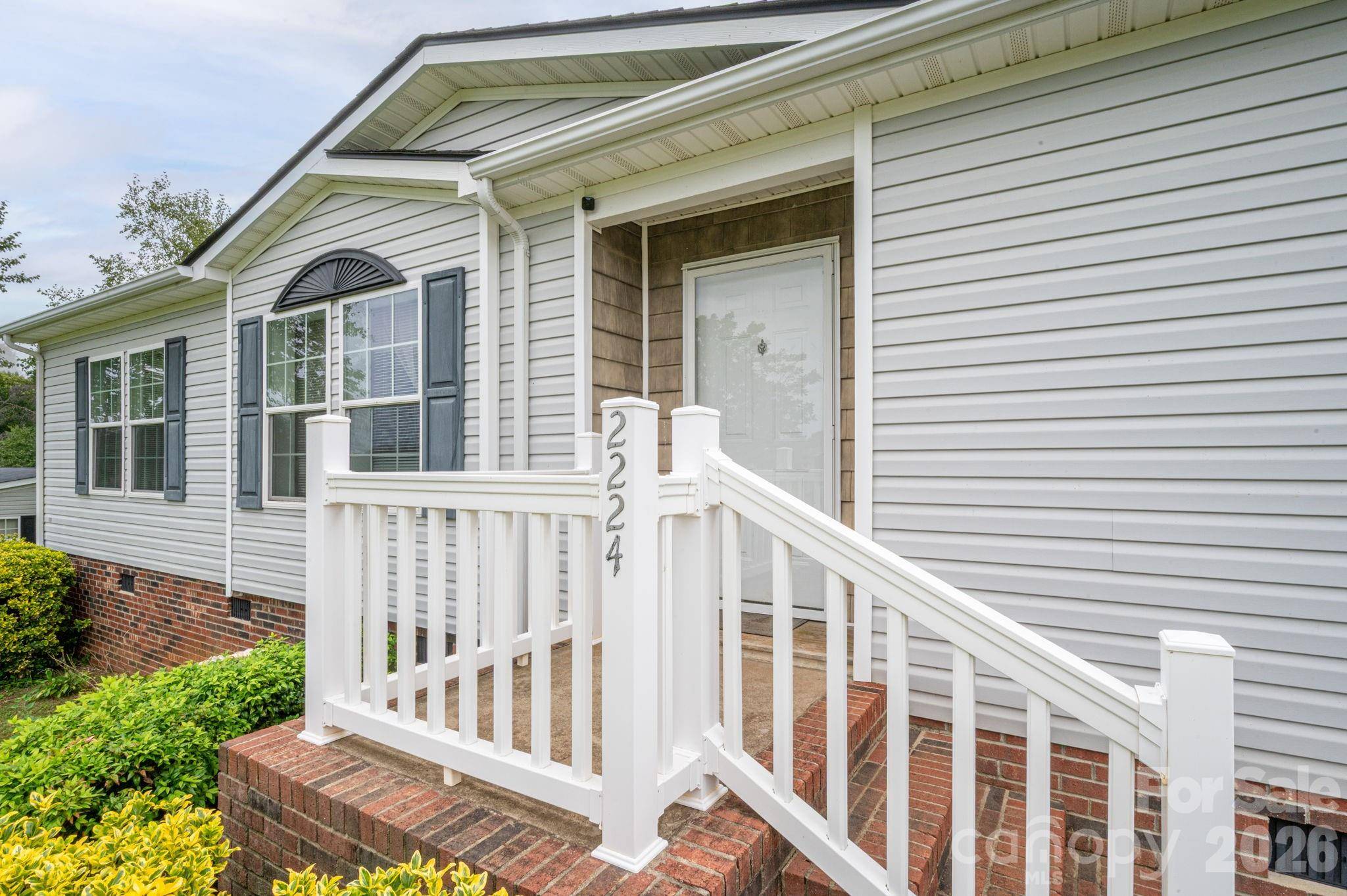 2224 Sterling Ridge DR, Newton, NC 28658