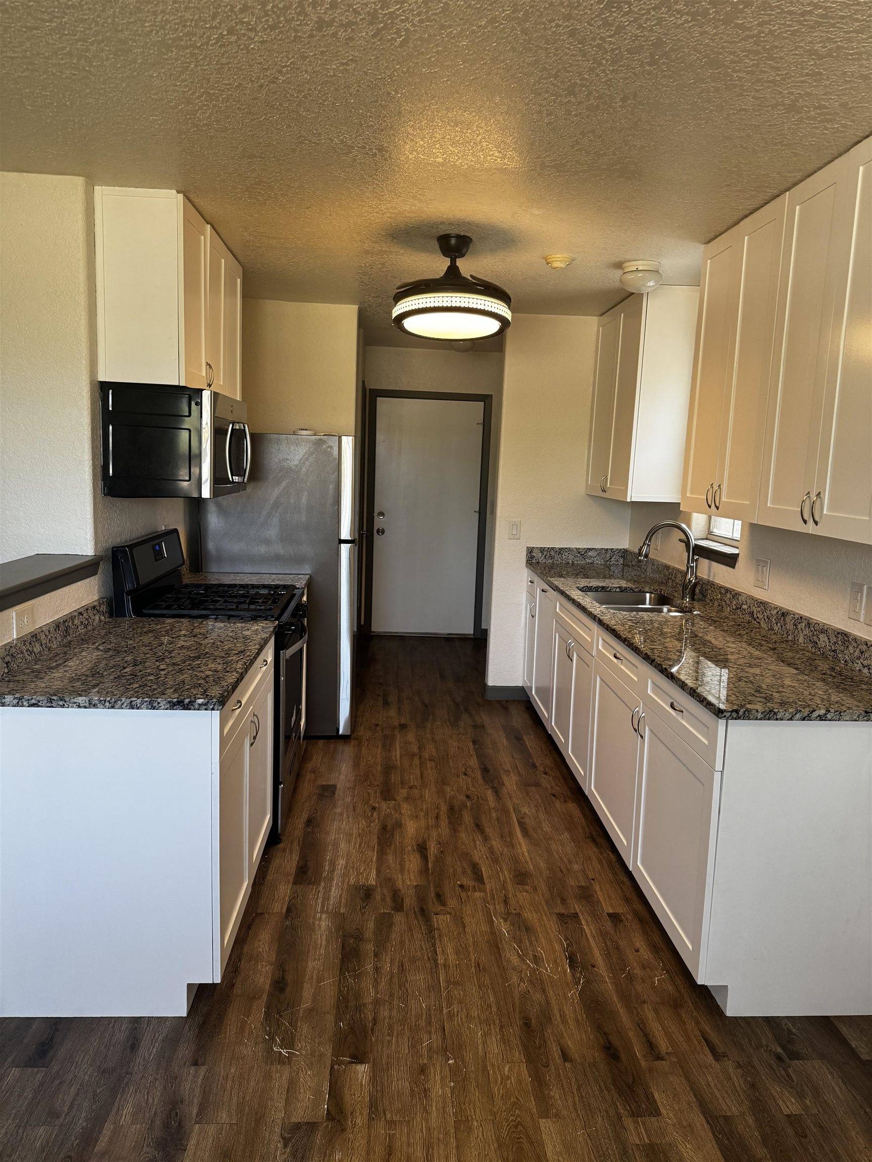 305 AVE R, Marble Falls, TX 78654-7634