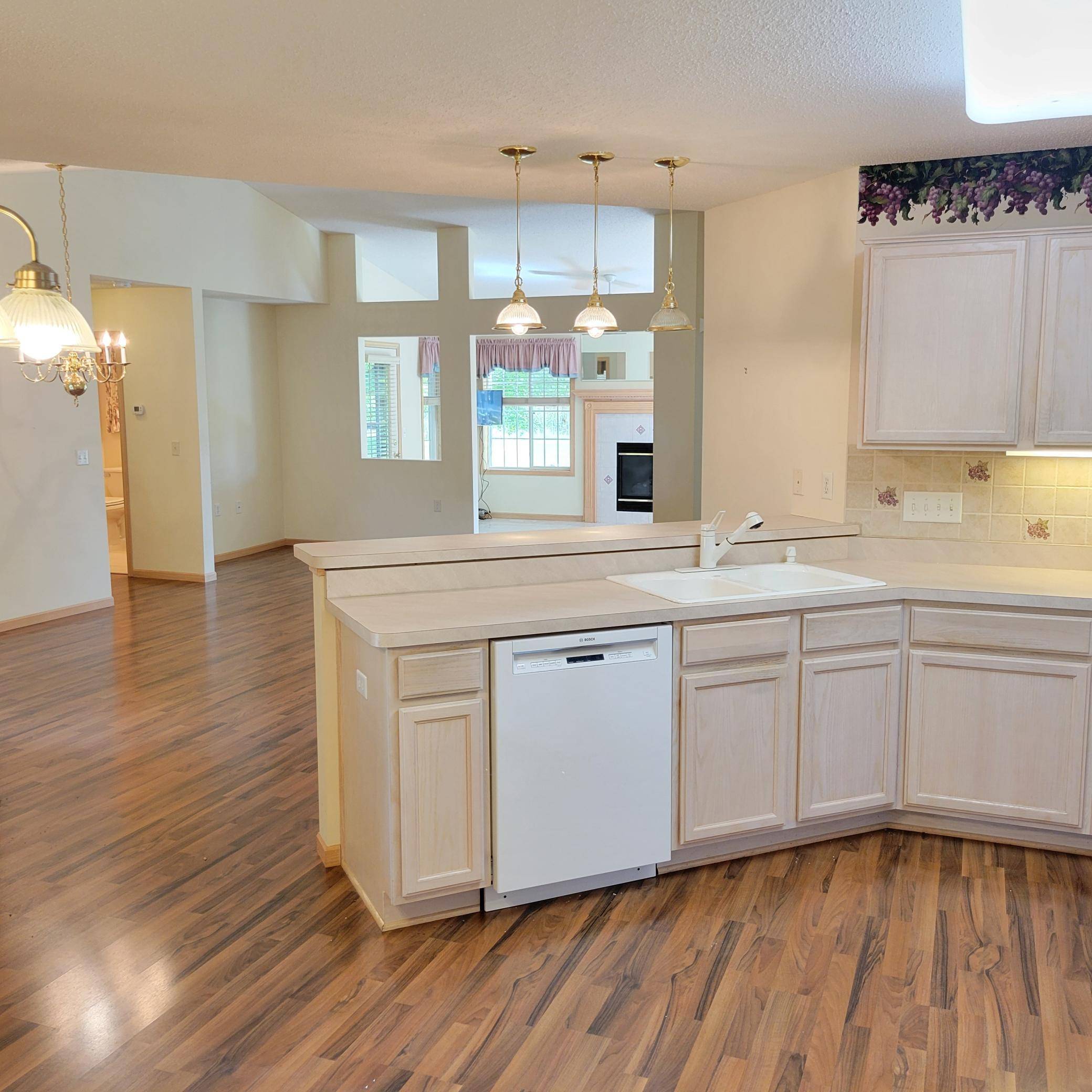 821 Greensview CT NW, Hutchinson, MN 55350