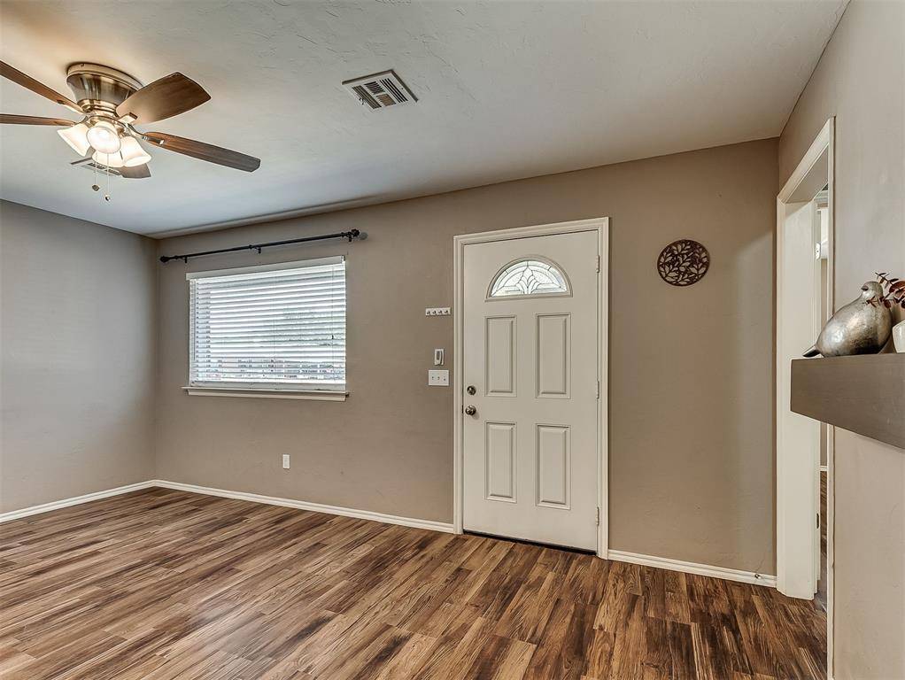 220 S Irving DR, Moore, OK 73160