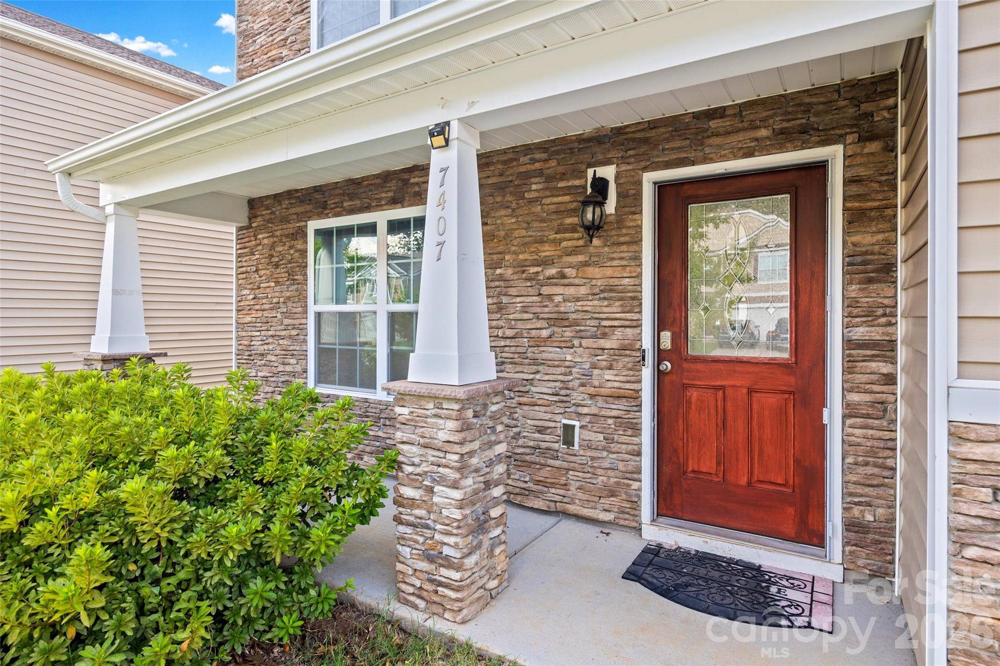 7407 Niccoline LN, Charlotte, NC 28214