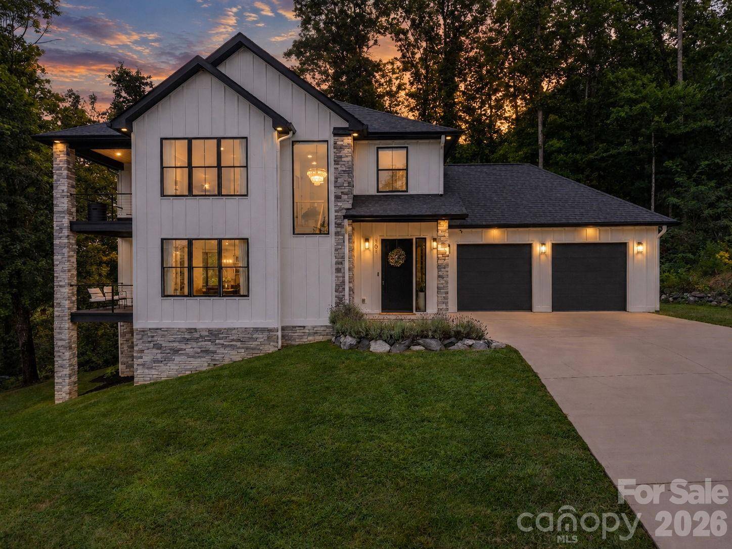 101 Balsamwood RD, Leicester, NC 28748