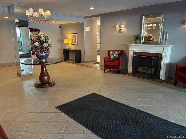 241-20 Northern Blvd #2C, Douglaston, NY 11362