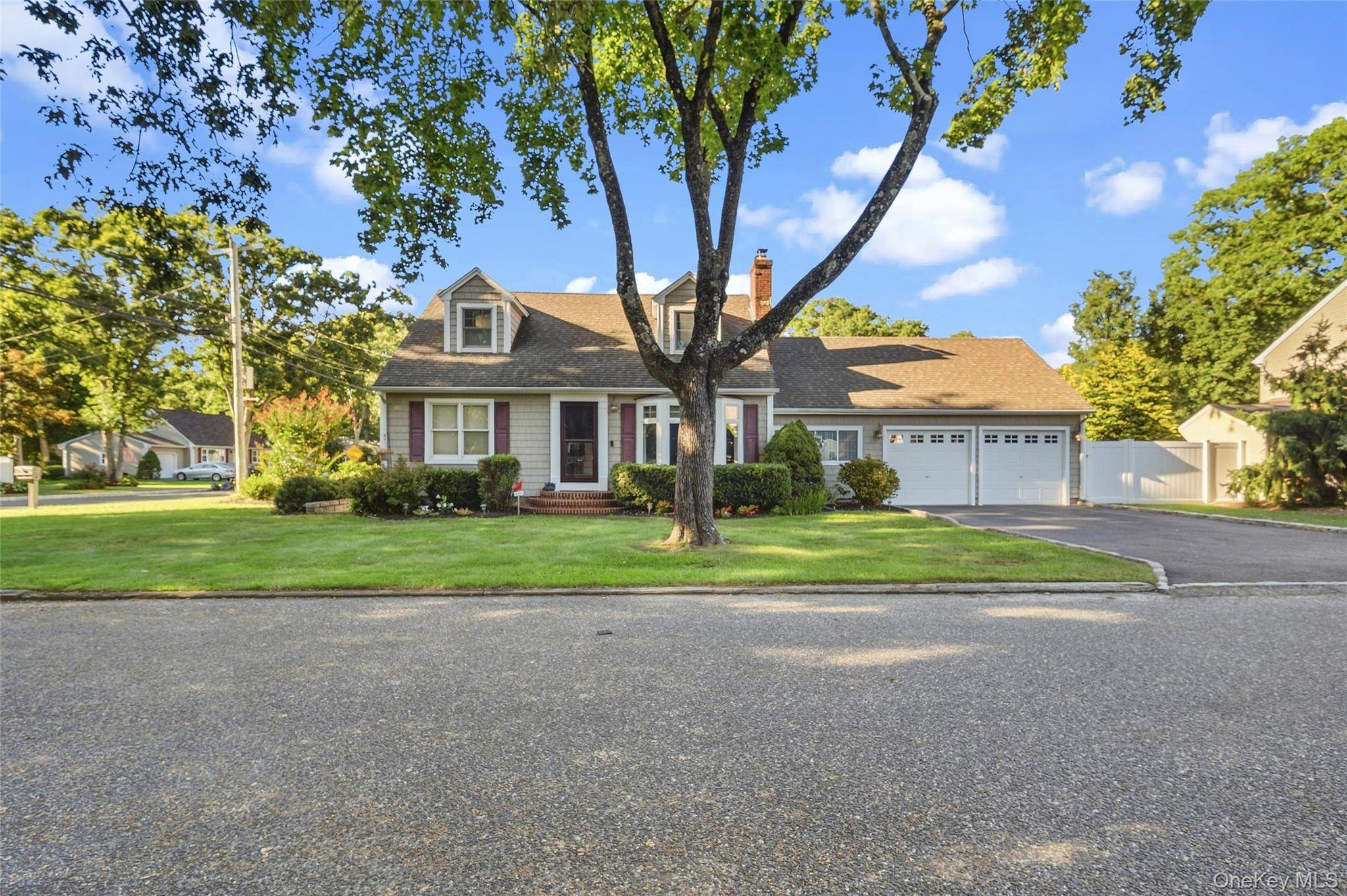 225 Harrison AVE, Miller Place, NY 11764