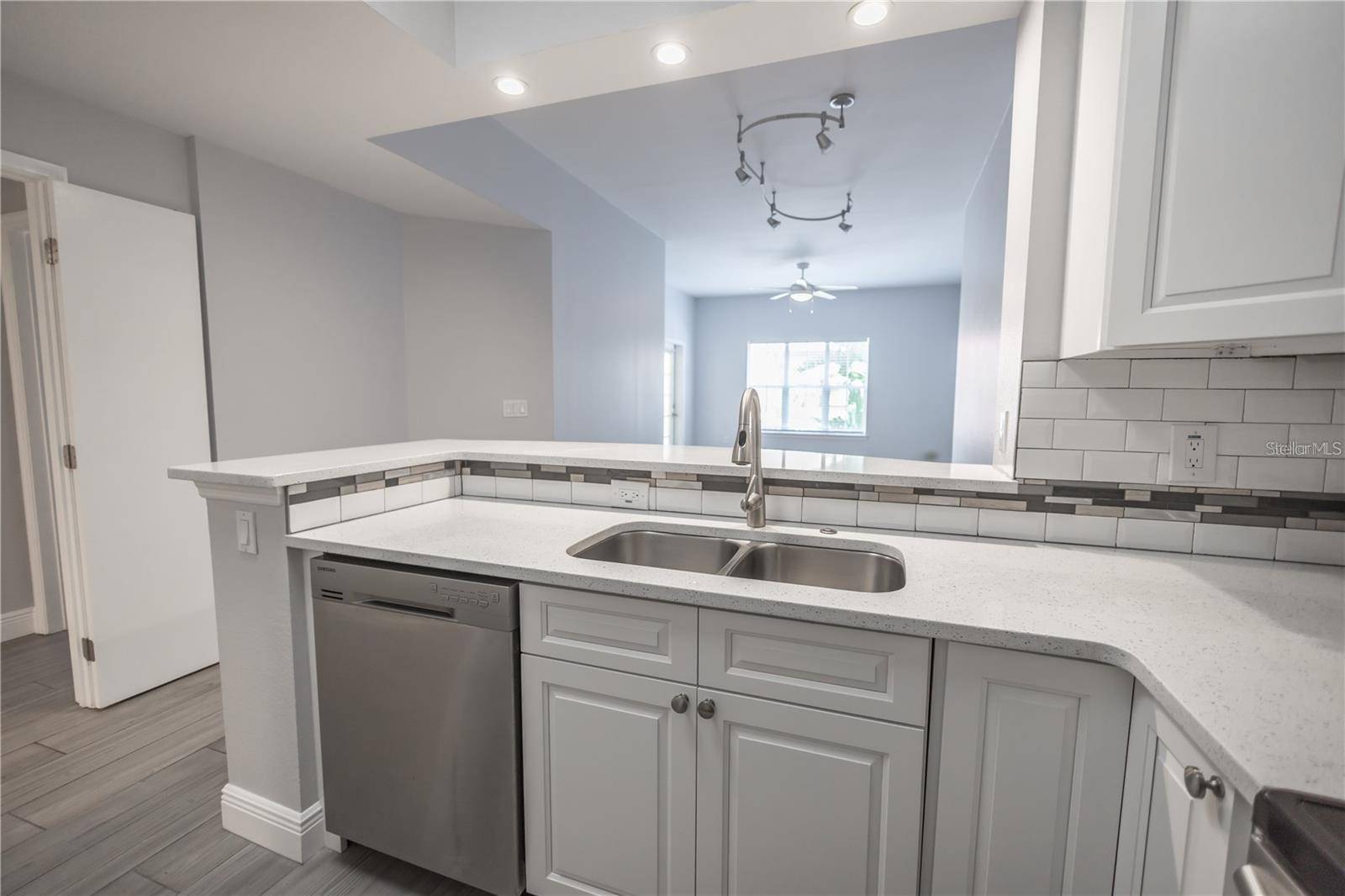 100 4TH AVE S #217, St Petersburg, FL 33701