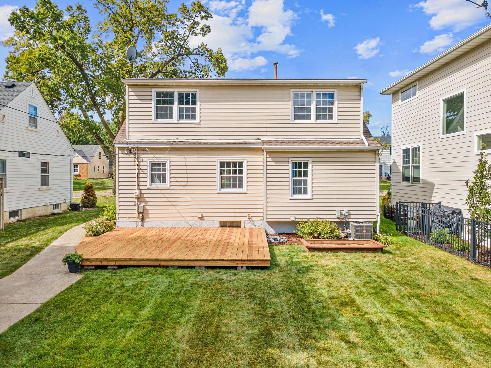 5533 Thomas AVE S, Minneapolis, MN 55410