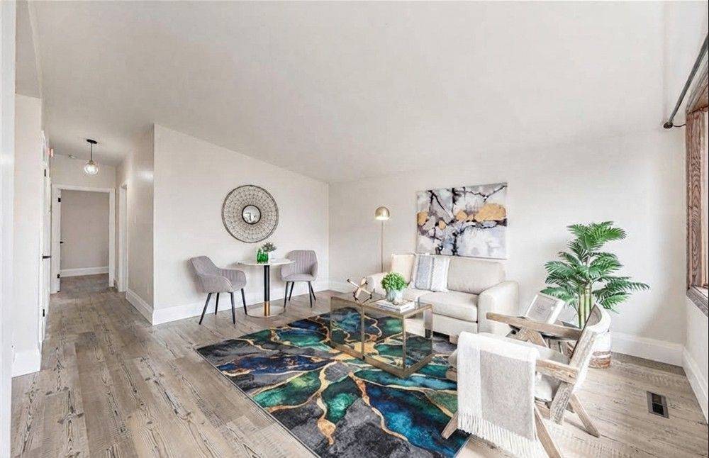 134 Deschene AVE, Hamilton, ON L9A 3K1