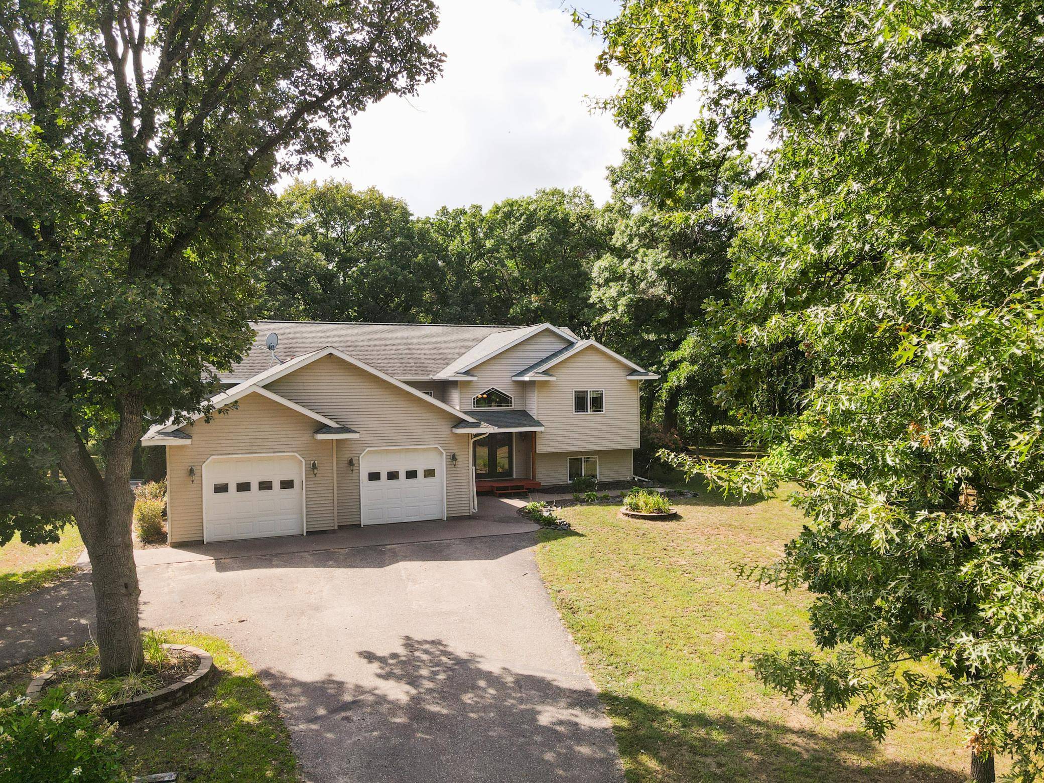 15777 Harness RD, Little Falls, MN 56345
