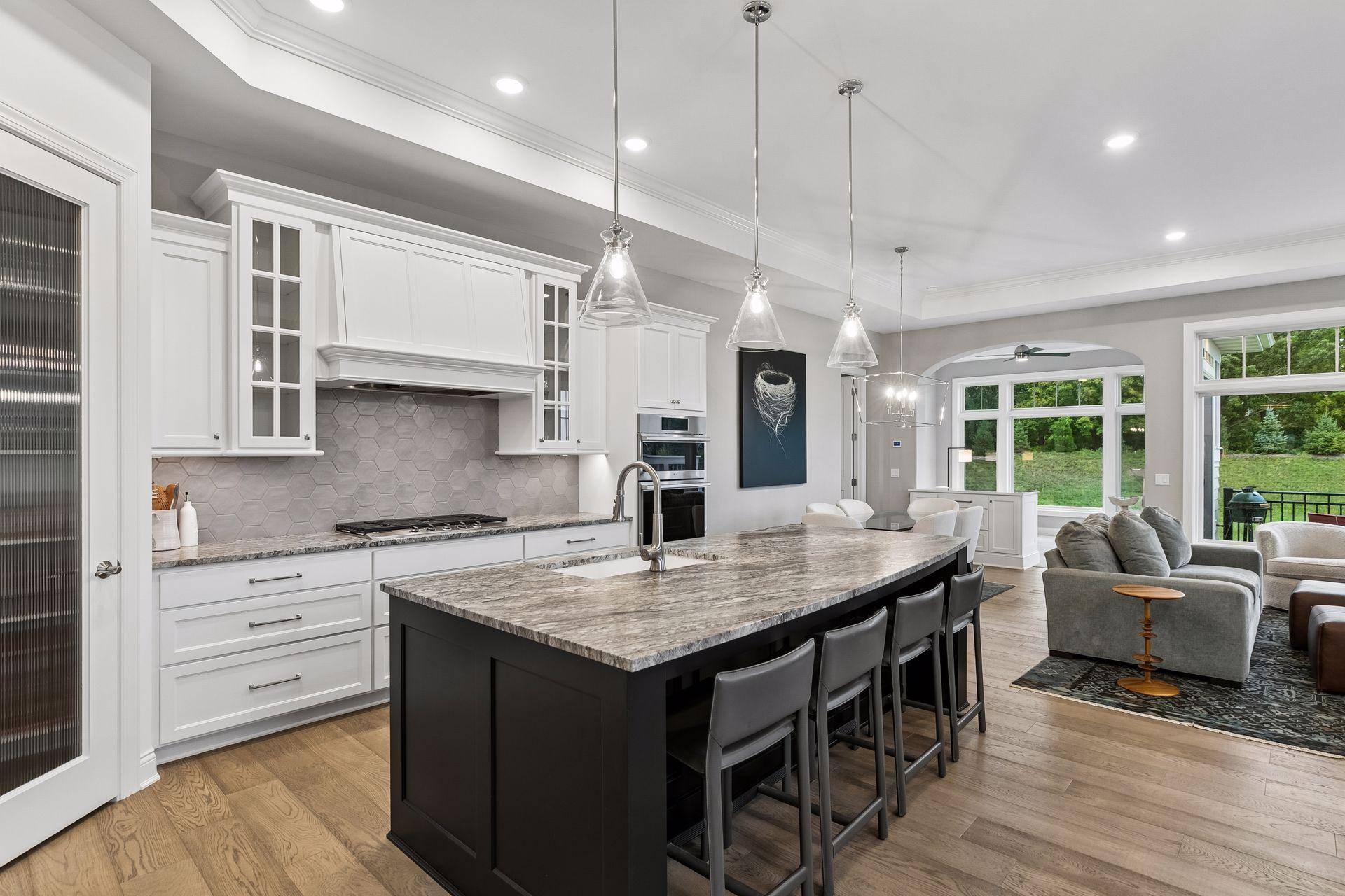 89 Spring Farm RD, North Oaks, MN 55127