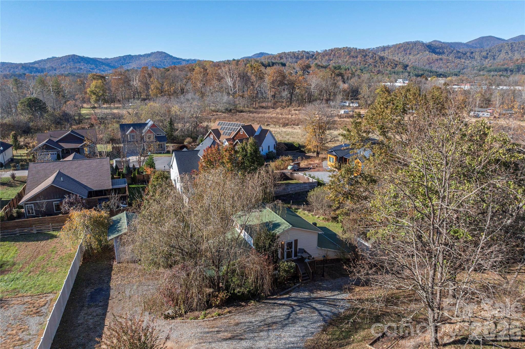 223 Davidson RD, Swannanoa, NC 28778