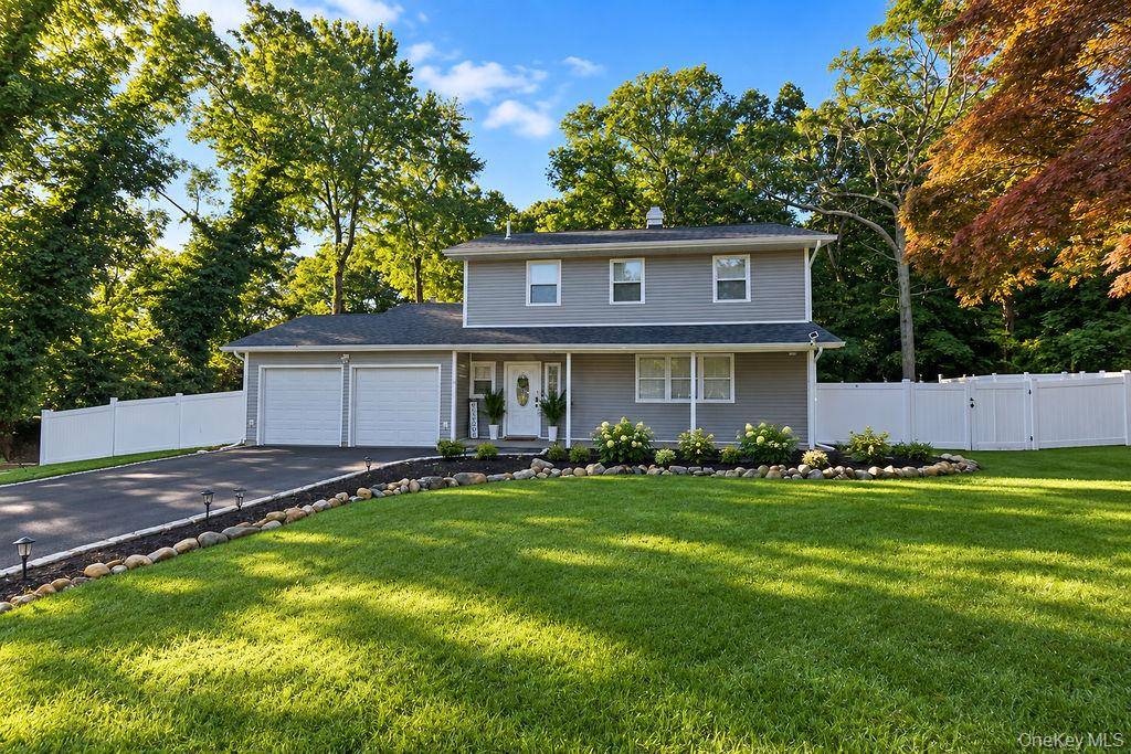 102 Patchogue DR, Rocky Point, NY 11778