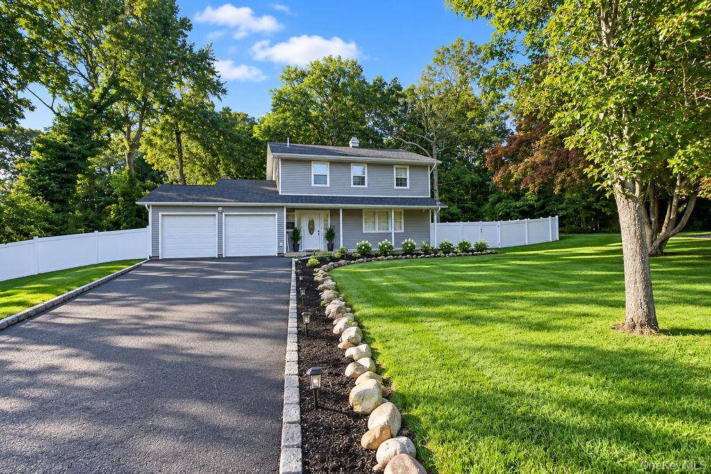 102 Patchogue DR, Rocky Point, NY 11778