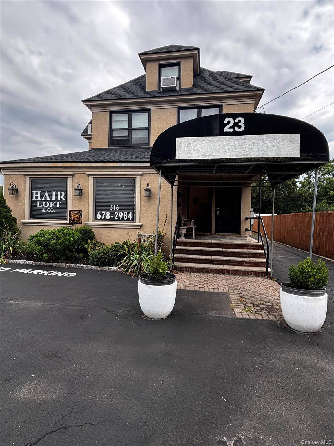 23 Foxhurst RD, Oceanside, NY 11572
