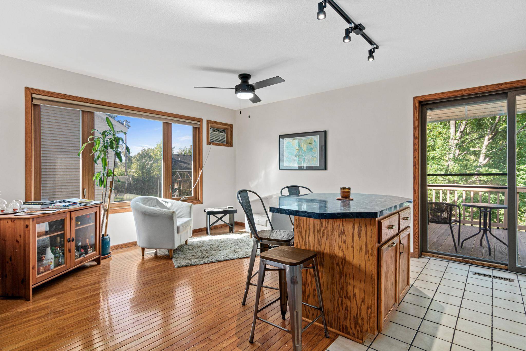 7720 Long Lake RD, Mounds View, MN 55112