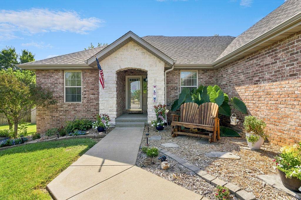 3186 N Nixon AVE, Springfield, MO 65803